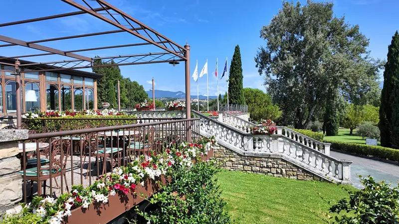 Uno scorcio della terrazza del GardaGolf Country Club