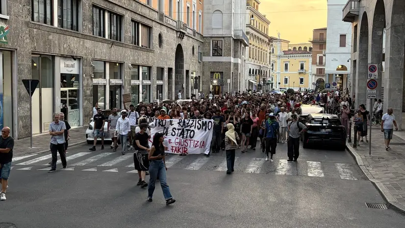 La manifestazione per Abderrahim Fakir