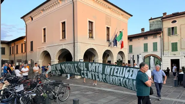 Maxi data center a Travagliato: la protesta di alcuni cittadini