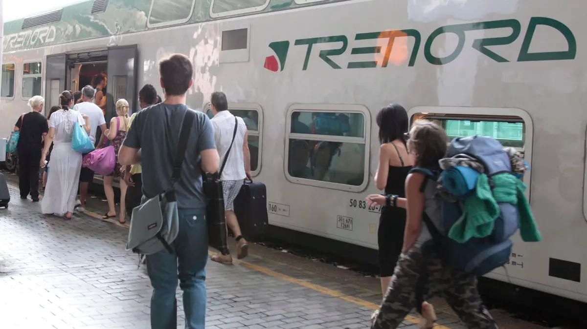 Rincari in vista per i viaggiatori che utilizzano i treni regionali