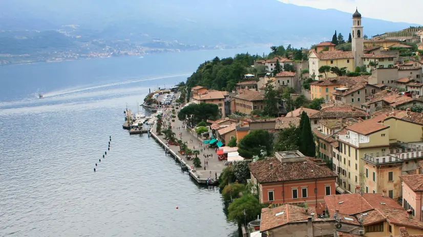 Il lungolago di Limone