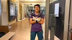 La direttrice Silvia Serugeri in posa nelle sale del Museo delle Armi