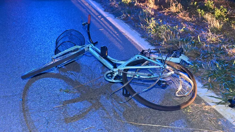 La bici su cui viaggiava la donna