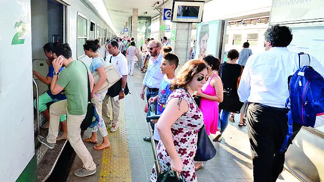 Pendolari bresciani in stazione