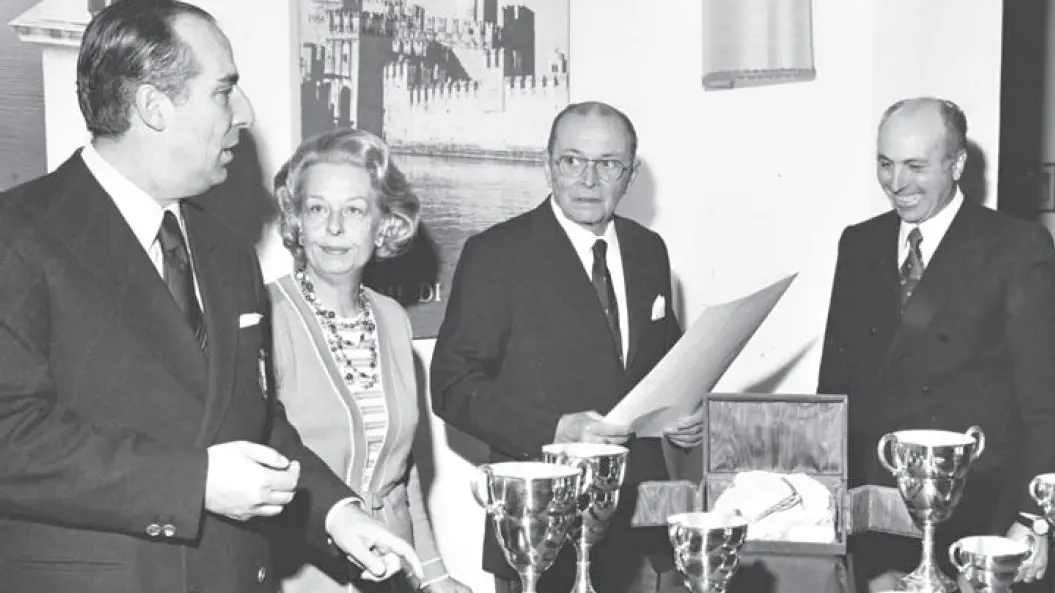 Antonio Capelli (primo a destra) nel 1964 con il presidente Enzo Massardi e il vice Franco Gnutti © www.giornaledibrescia.it