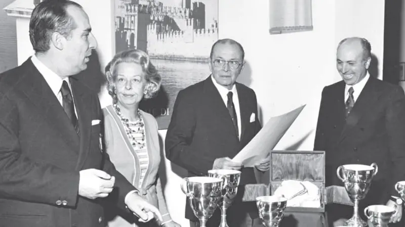 Antonio Capelli (primo a destra) nel 1964 con il presidente Enzo Massardi e il vice Franco Gnutti © www.giornaledibrescia.it