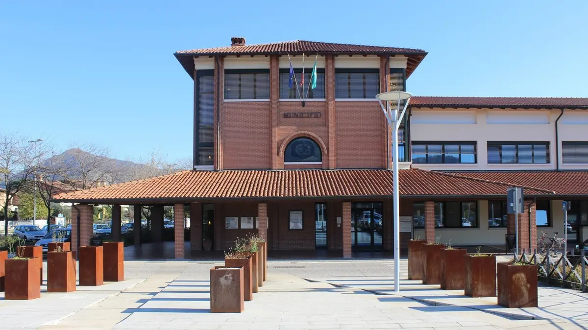 Il municipio di Corte Franca - © www.giornaledibrescia.it