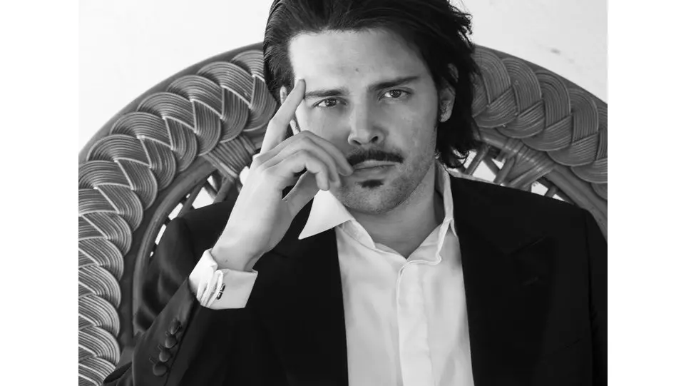 Un ritratto in bianco e nero di Luca Micheletti