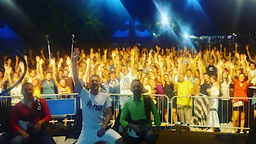 Sabato 15 agosto alle 21 a Bogliaco karaoke live con ItaliA90