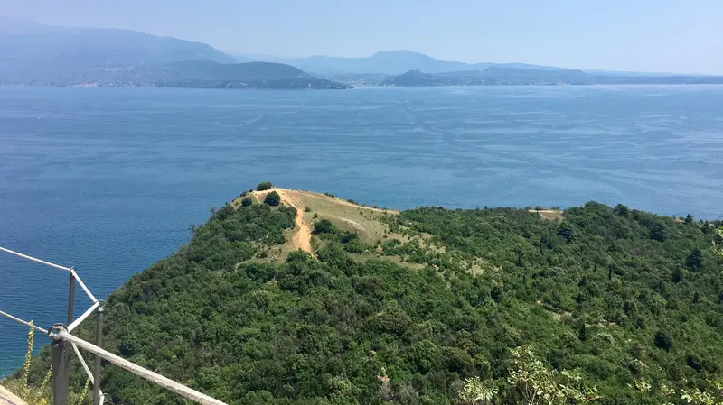 La Riserva naturale della Rocca di Manerba