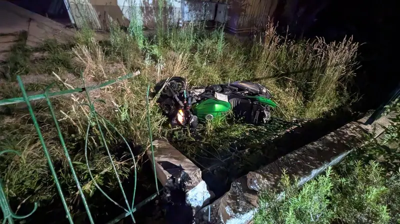 La moto sulla quale viaggiava il 29enne - © www.giornaledibrescia.it