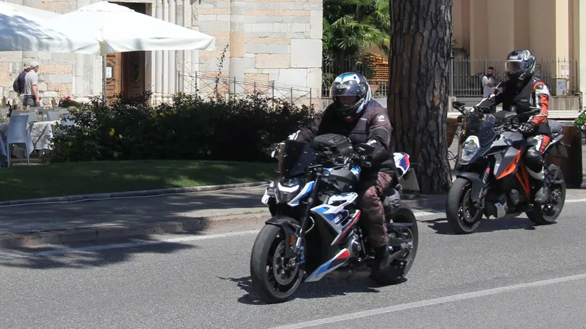 Motociclisti da tutta Europa apprezzano il lago di Garda