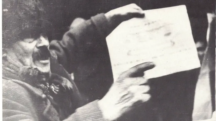 Giovanni Paneroni mentre divulga con veemenza le sue teorie