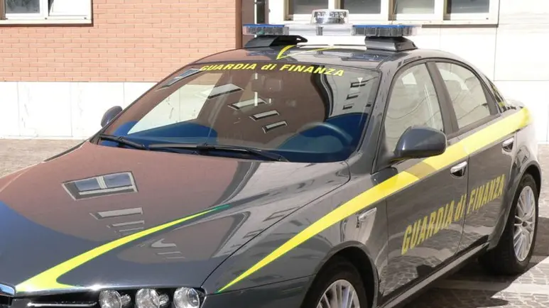 Un mezzo della Guardia di Finanza
