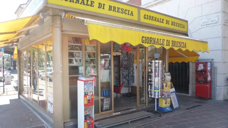 Tante le edicole aperte oggi in città
