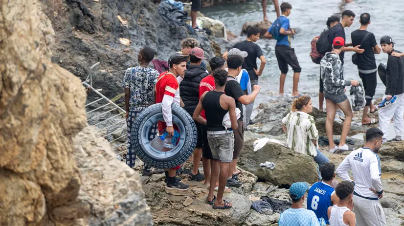 I migranti a Ceuta - Foto Ansa © www.giornaledibrescia.it