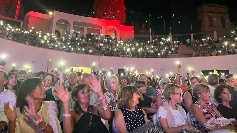 Lo spettacolo di luci del sodalizio