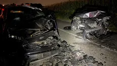 Le auto distrutte dopo l'incidente a Casalbuttano, nel Cremonese