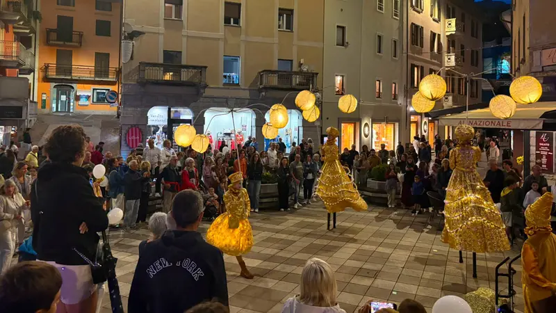 Tante le esibizioni organizzate nelle piazze dell'alta valle - © www.giornaledibrescia.it