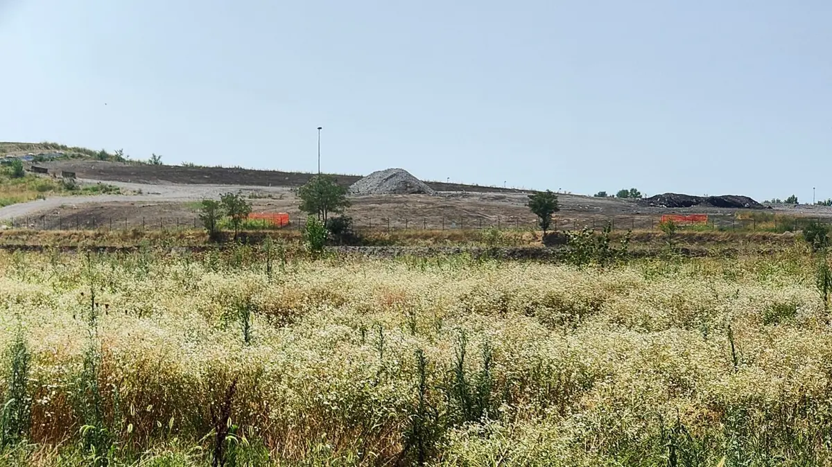 Veduta di una discarica Valseco