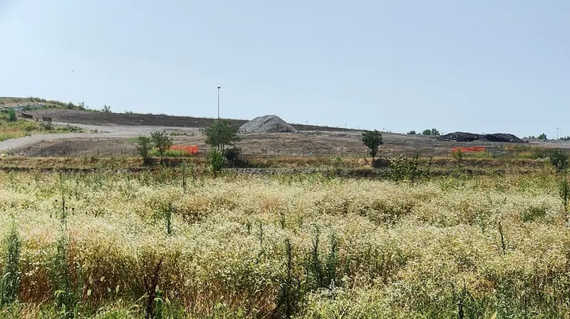 Veduta di una discarica Valseco