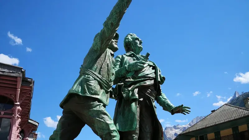 Monumento a De Saussure e Balmat a Chamonix