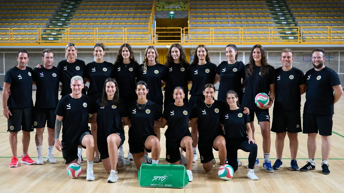 La formazione della Valsabbina Millenium in serie A1 - foto Perteghella@Newreporter