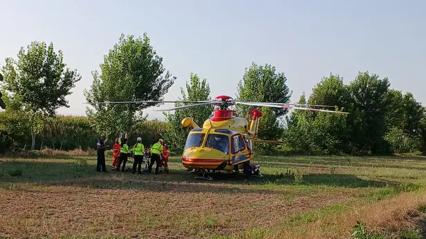 Il luogo dell'incidente e i soccorsi a Ghedi - © www.giornaledibrescia.it