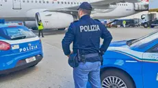Stranieri accompagnati ai voli in partenza
