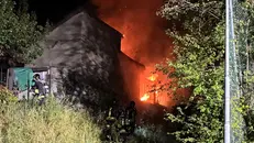 BOTTICINO INCENDIO DEPOSITO CORTILE ABITAZIONE REDAZIONE PROVINCIA 07-08-2026 GABRIELE STRADA NEW EDEN GROUP 