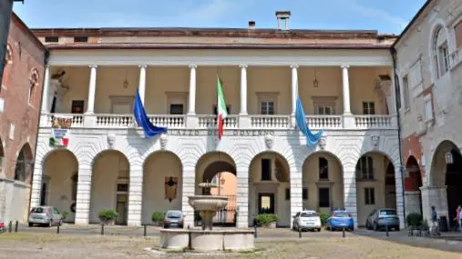 Il Broletto, sede della Prefettura - Foto © www.giornaledibrescia.it