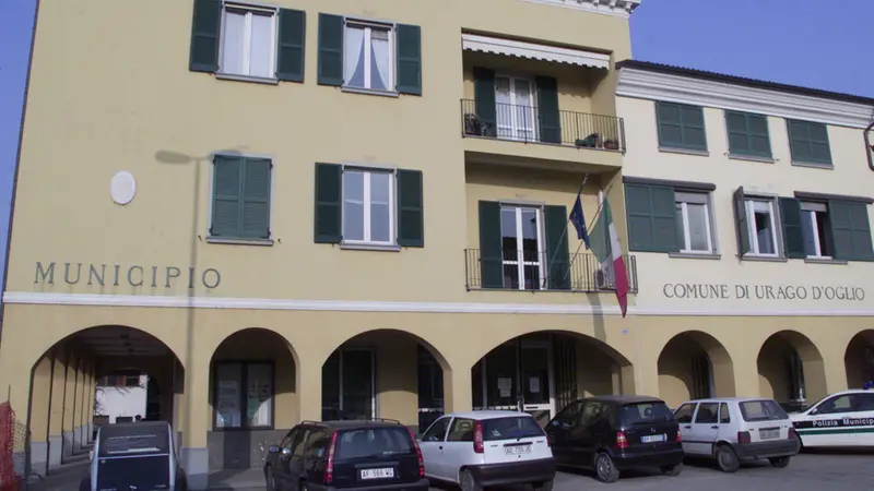 Il municipio di Urago d'Oglio