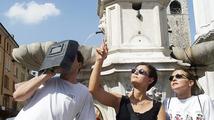 L'eclissi di sole del 1999 a Brescia