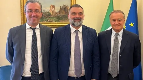 Da sinistra i senatori Stefano Borghesi e Luca De Carlo con il coordinatore del Centro studi Poisa Enrico Mattinzoli