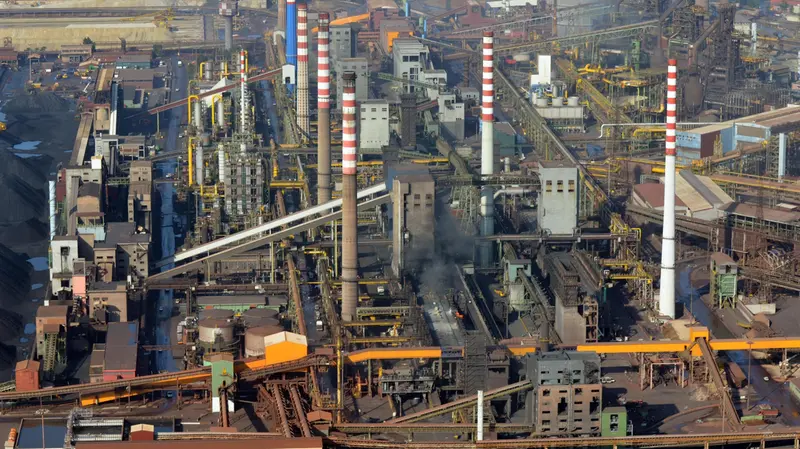 Uno scorcio del sito industriale dell'ex Ilva, a Taranto