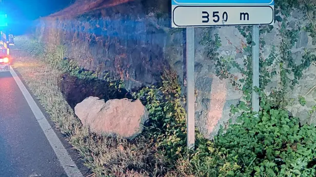 Il masso caduto sotto la Rocca d'Anfo