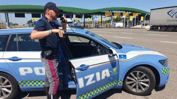 I controlli della Polizia stradale hanno accertato 2.215 infrazioni