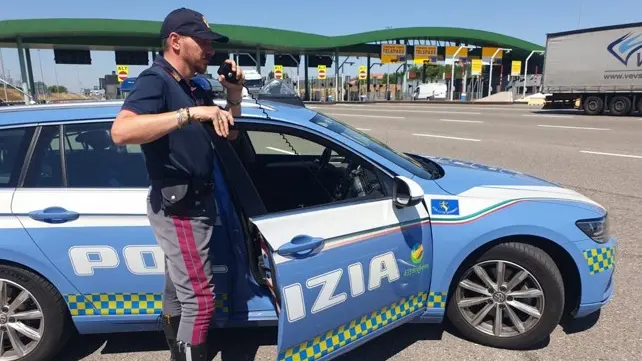I controlli della Polizia stradale hanno accertato 2.215 infrazioni