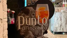 Il locale del barista aggredito