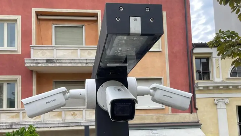 Videocamere di sorveglianza a Salò - © www.giornaledibrescia.it