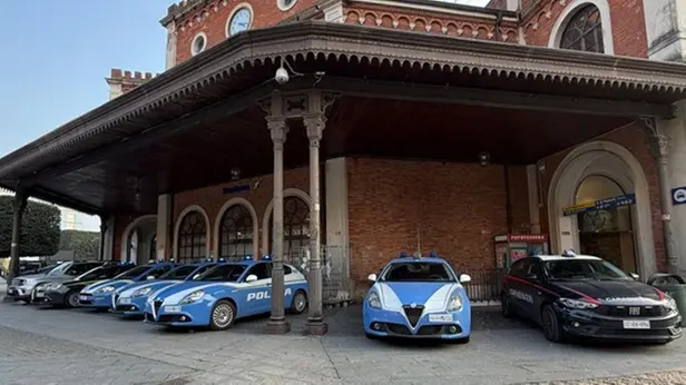 Le Forze dell'ordine in stazione