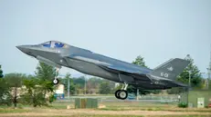 Un F35 in fase di decollo