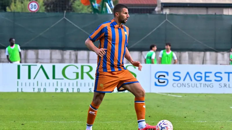 L'esperto difensore Nicola Pasini è in uscita