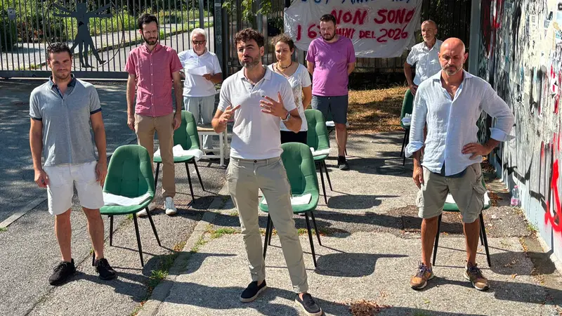Il flash mob per il professor Franco Manni - Foto © www.giornaledibrescia.it