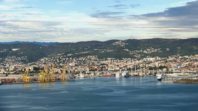 Il porto di Trieste, che in Italia primeggia con Genova