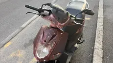 Il motorino ricolorato recuperato a Rezzato