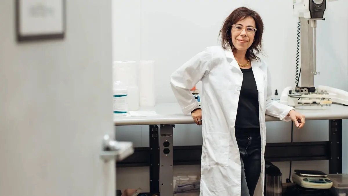 Luisa Fanzani in laboratorio