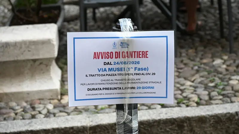 L'avviso del cantiere - Foto Comune di Brescia
