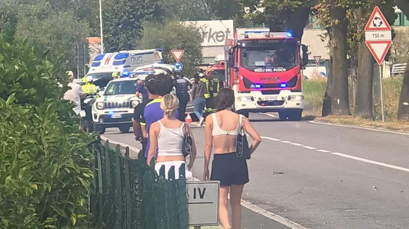 Vigili del fuoco e forze dell'ordine sul posto - © www.giornaledibrescia.it