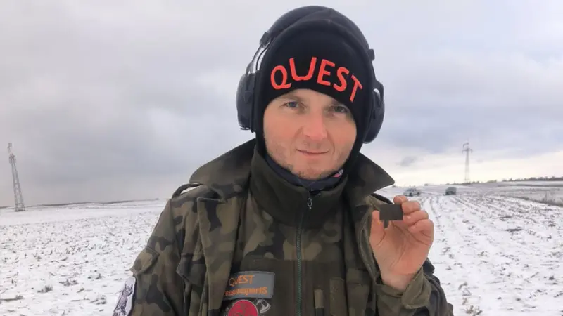 Mariusz Jarzabek ha ritrovato questa e altre piastrine